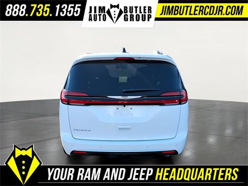 New 2026 Chrysler Pacifica Pinnacle w/ Trailer Tow Group image 4