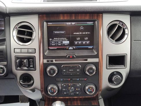 Used 2015 Ford Expedition EL Platinum RWD image 21