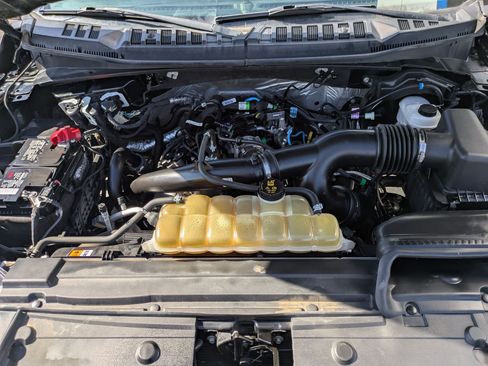 Used 2019 Ford F150 Lariat w/ Equipment Group 502A Luxury AWD/4WD image 33