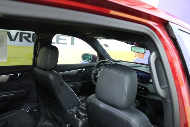 Used 2025 Buick Enclave Preferred w/ LPO, Floor Liner Package FWD image 12