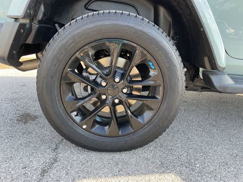 Used 2023 Jeep Wrangler Unlimited Sahara w/ Cold Weather Group image 18