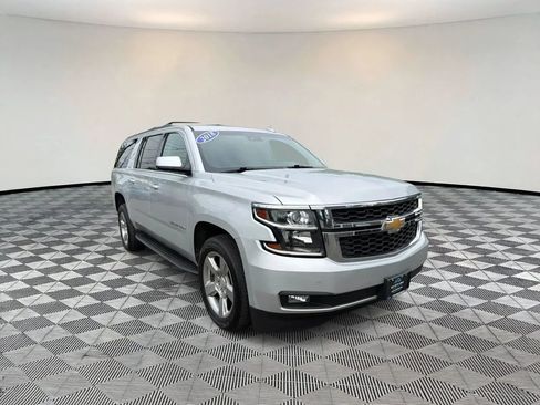 Used 2018 Chevrolet Suburban LT w/ Luxury Package AWD/4WD image 1