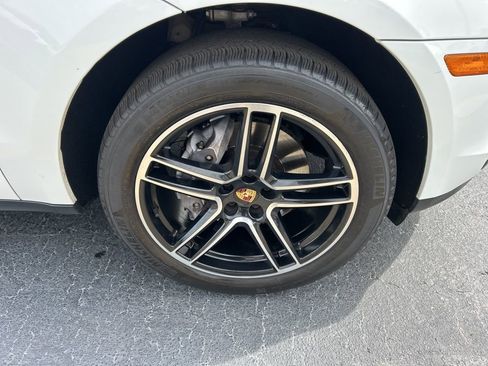 Used 2021 Porsche Macan AWD/4WD image 26