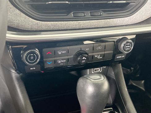 Used 2022 Jeep Compass Latitude AWD/4WD image 15
