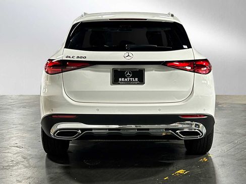 Certified 2025 Mercedes-Benz GLC 300 image 6