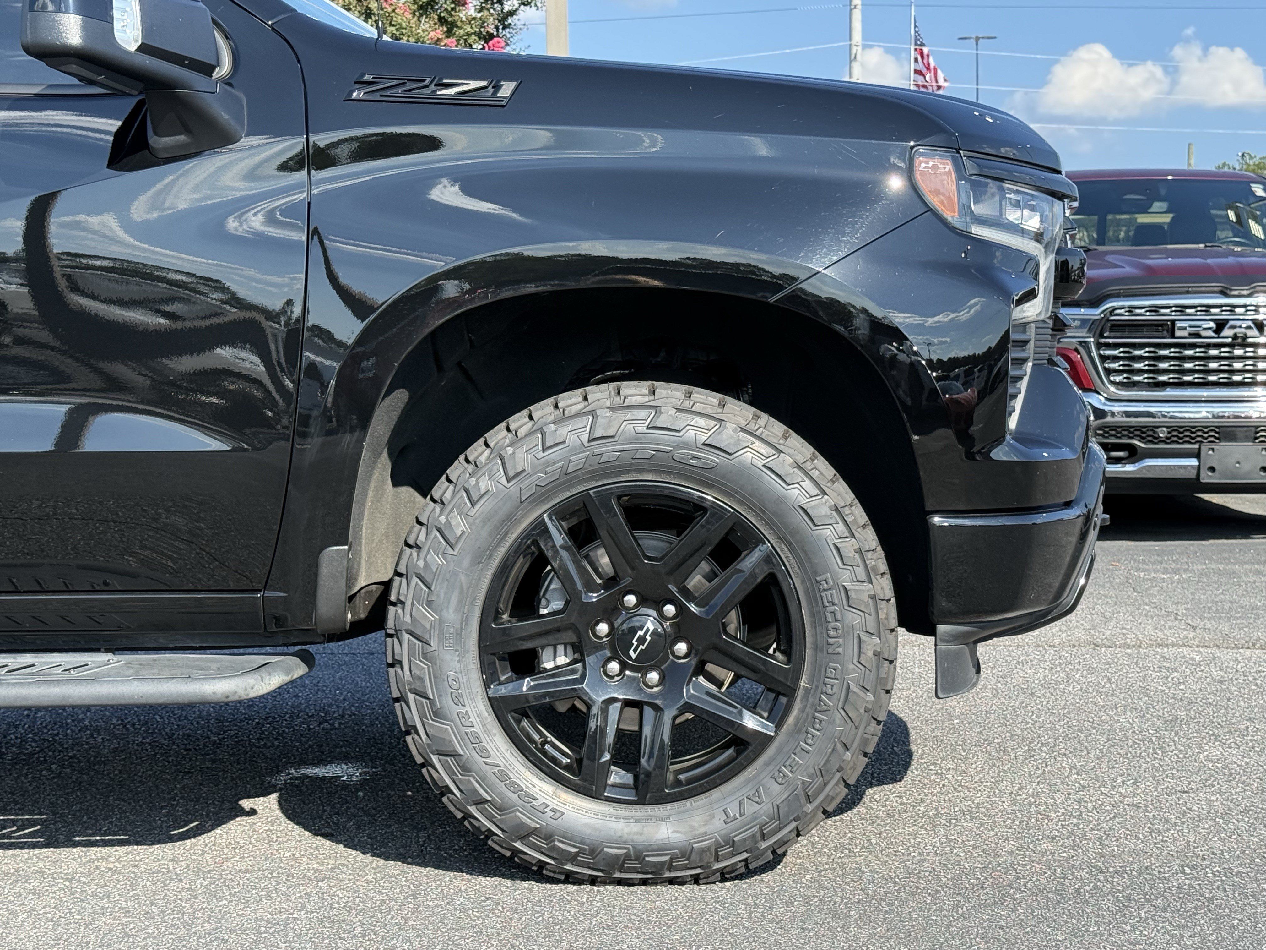 Used 2025 Chevrolet Silverado 1500 RST AWD/4WD image 13