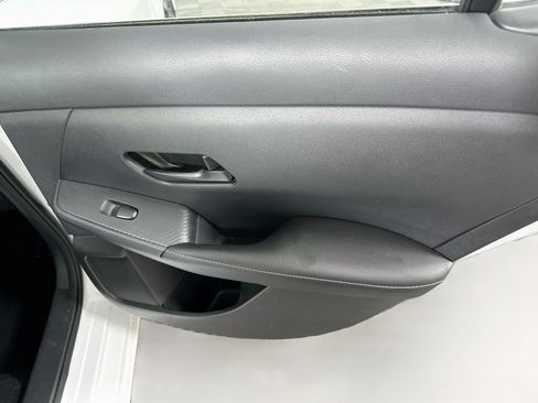 Used 2025 Nissan Sentra SV FWD image 28