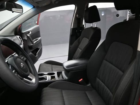 Used 2022 Kia Sportage LX image 17