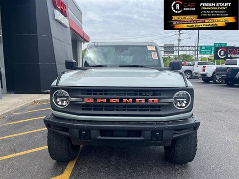 Used 2021 Ford Bronco Black Diamond AWD/4WD image 2