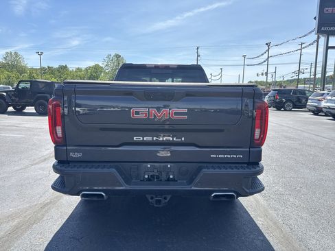 Used 2023 GMC Sierra 1500 Denali w/ Technology Package AWD/4WD image 4