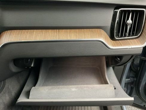 Used 2023 Volvo XC60 B5 Plus w/ Climate Package image 28