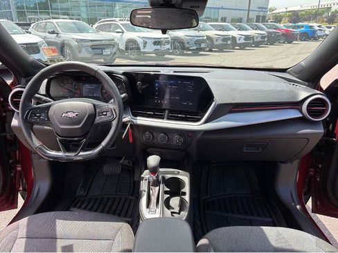 Used 2024 Chevrolet Trax RS w/ Driver Confidence Package FWD image 9