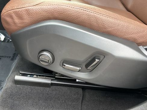 Used 2023 Volvo XC60 B5 Plus FWD image 21