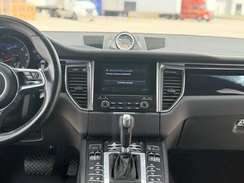 Used 2018 Porsche Macan Sport Edition AWD/4WD image 27