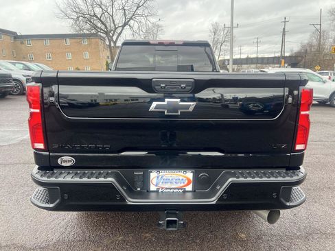 Used 2024 Chevrolet Silverado 2500 LTZ w/ LTZ Plus Package image 6