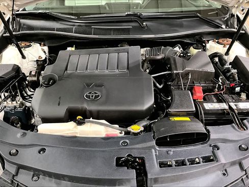 Used 2015 Toyota Camry XLE image 31