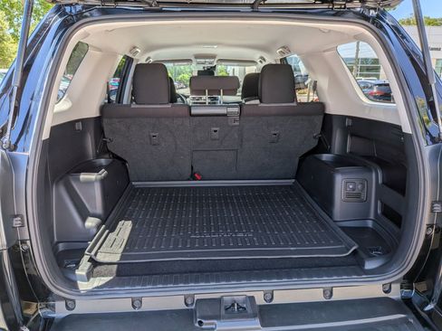 Used 2024 Toyota 4Runner SR5 AWD/4WD image 31