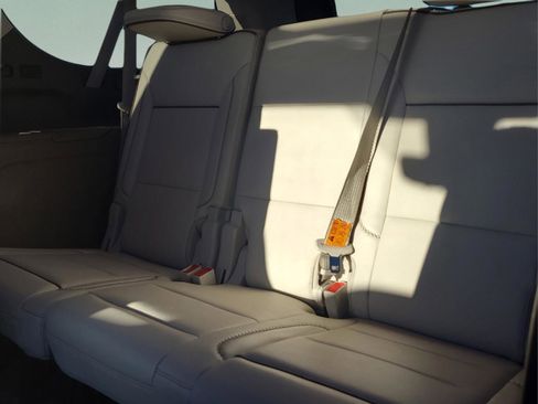 Used 2021 GMC Yukon XL Denali w/ Denali Premium Package image 10