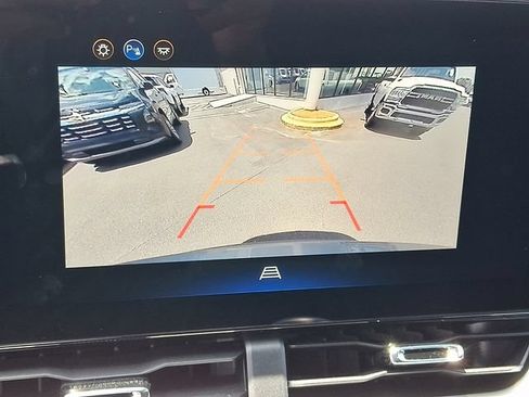 Used 2026 Chevrolet Equinox LT FWD image 14
