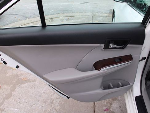 Used 2012 Toyota Camry XLE image 25