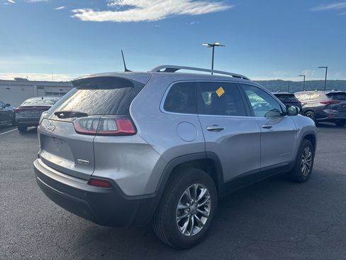 Used 2021 Jeep Cherokee Latitude Plus w/ Sun & Sound Group AWD/4WD image 2