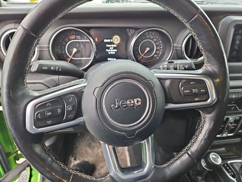 Used 2019 Jeep Wrangler Unlimited Sahara w/ Cold Weather Group image 10