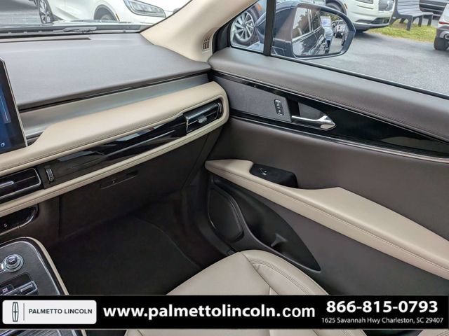 Certified 2022 Lincoln Nautilus FWD w/ Premium Package image 17