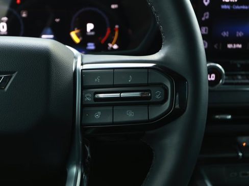 Used 2025 Chevrolet Colorado Trail Boss image 14