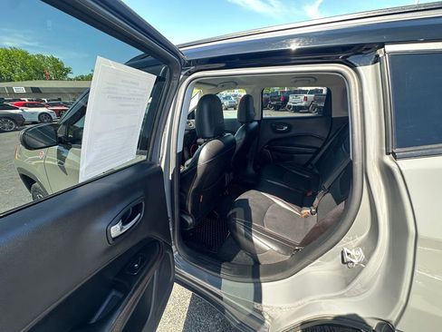 Used 2020 Jeep Compass Trailhawk w/ Leather Interior Group AWD/4WD image 11