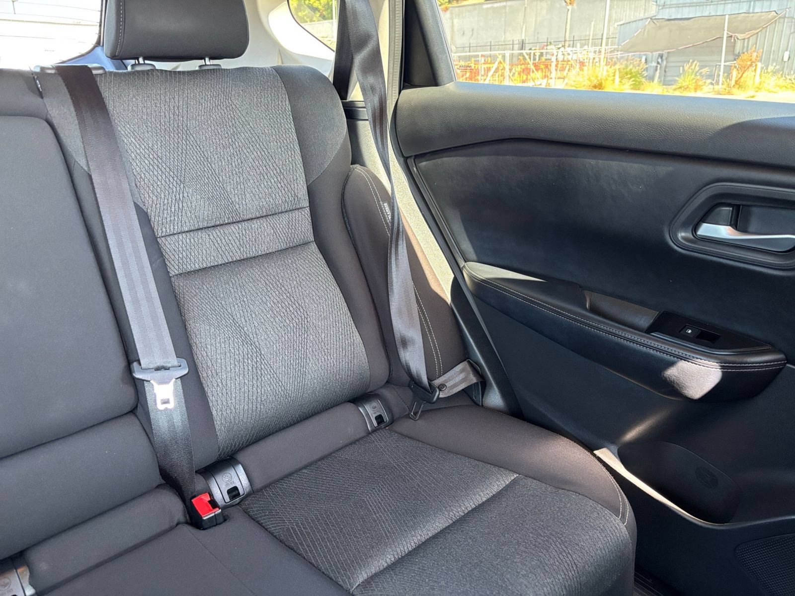Used 2025 Nissan Rogue SV FWD image 38