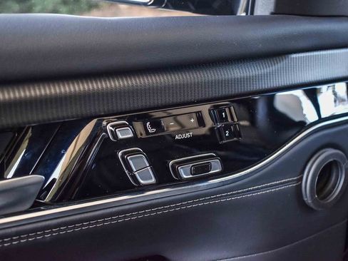 Used 2023 Jeep Grand Wagoneer Series II image 20