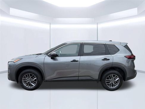 Used 2024 Nissan Rogue S AWD/4WD image 3
