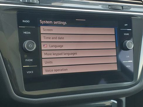 Used 2022 Volkswagen Tiguan SE AWD/4WD image 28