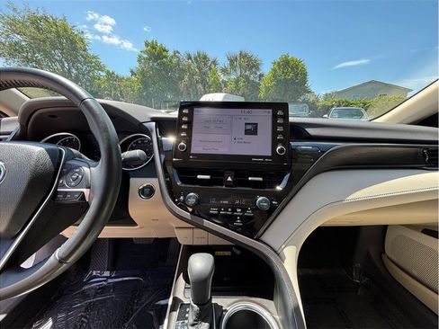 Used 2023 Toyota Camry XLE FWD image 11