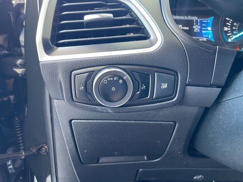 Certified 2024 Ford Edge SE w/ Black Appearance Package image 25