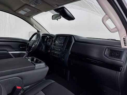 Used 2023 Nissan Titan SV image 30
