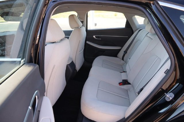 Used 2025 Hyundai Sonata SEL FWD image 9