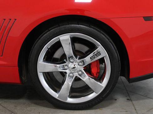 Used 2015 Chevrolet Camaro SS RWD image 16