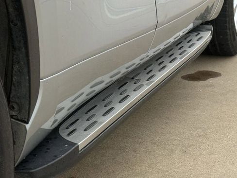 Used 2022 Toyota Highlander Limited FWD image 10