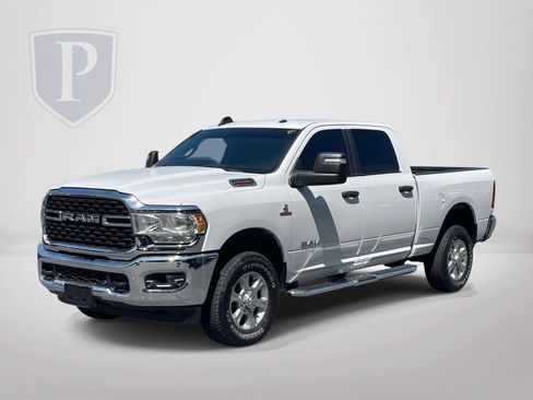 Certified 2024 RAM 2500 Big Horn w/ Off Road Package AWD/4WD image 4