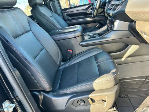 Used 2022 Chevrolet Suburban RST w/ Luxury Package image 10