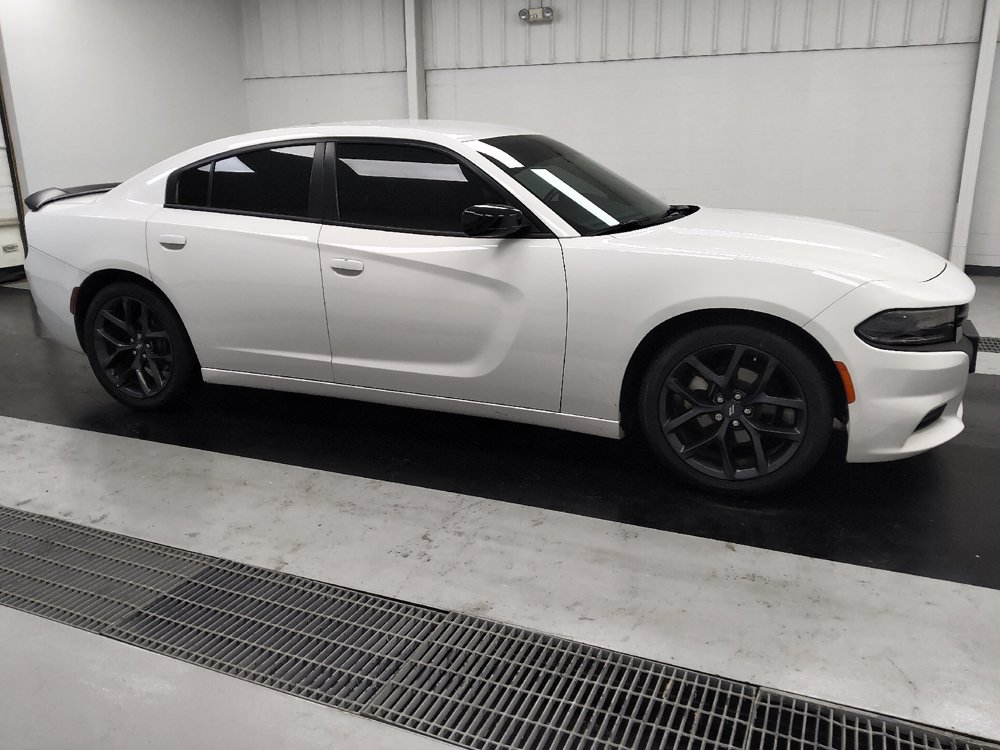Used 2021 Dodge Charger SXT w/ Blacktop Package RWD image 11