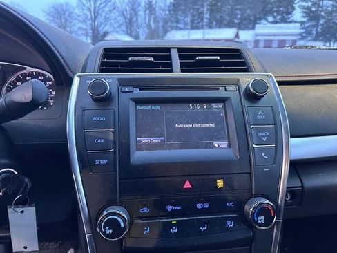 Used 2017 Toyota Camry SE image 13