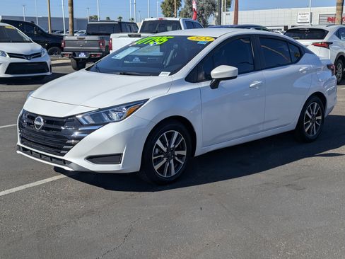 Used 2024 Nissan Versa SV image 5