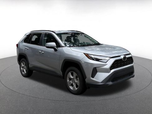 Used 2025 Toyota RAV4 XLE image 1