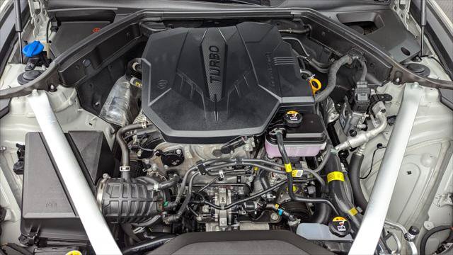 Used 2025 Genesis G70 2.5T RWD image 31