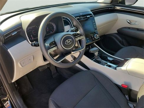 Used 2023 Hyundai Tucson SE image 14