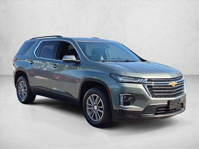 Used 2023 Chevrolet Traverse LT FWD image 2