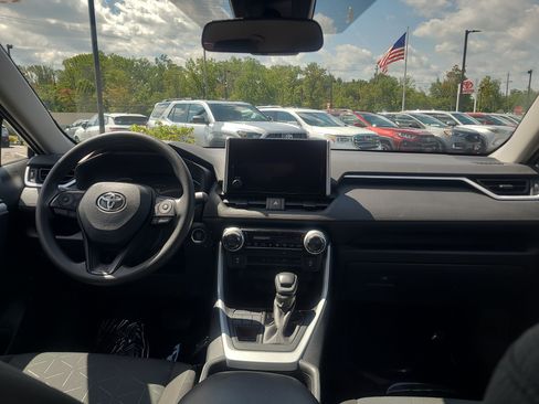 Certified 2025 Toyota RAV4 XLE AWD/4WD image 18