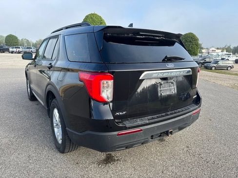Used 2023 Ford Explorer XLT w/ Class IV Trailer Tow Package AWD/4WD image 3
